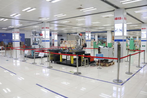 中國(guó)五交化互聯(lián)網(wǎng)商會(huì)與江蘇省工商聯(lián)五金機(jī)電商會(huì)會(huì)長(zhǎng)周才炳訪問(wèn)機(jī)器人科創(chuàng)城，深化五金交電產(chǎn)業(yè)合作